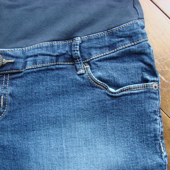 Thyme Maternity Denim Jean Shorts Stretch Band Waist Size Medium - Picture 8 of 15